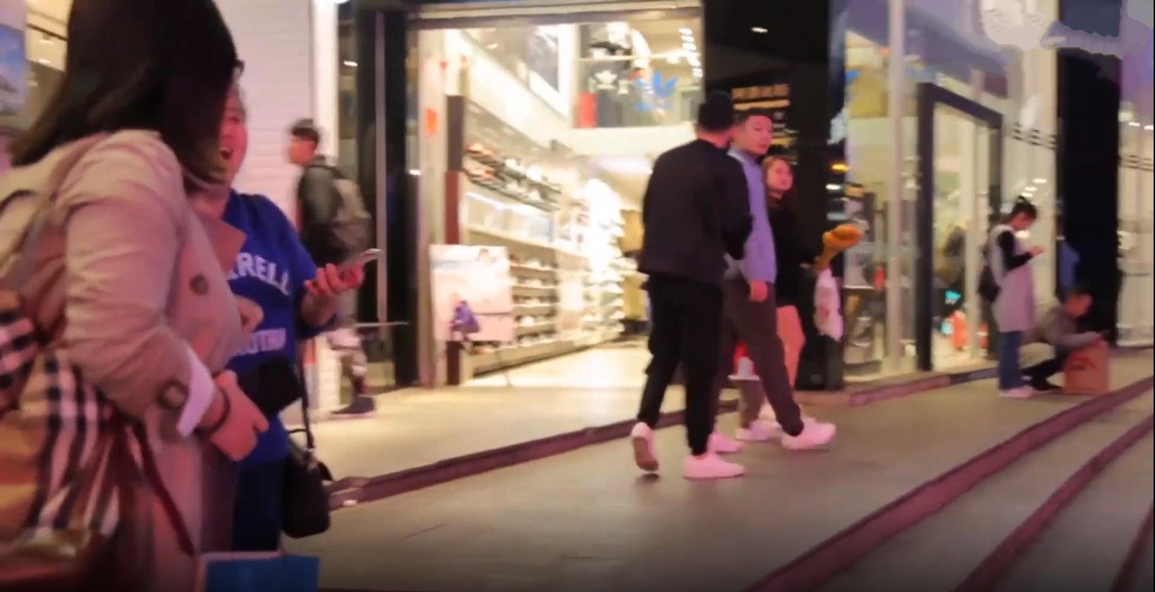 【实战系列】约会居然在游戏厅秀操作！还能这样泡妞，这二十多年白活了！