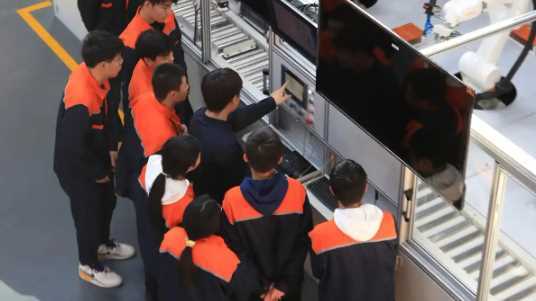 宁夏石嘴山“师带徒”模式畅通高技能人才培养通道