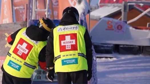 视频｜冰雪游火热 “冷资源”催生新职业
